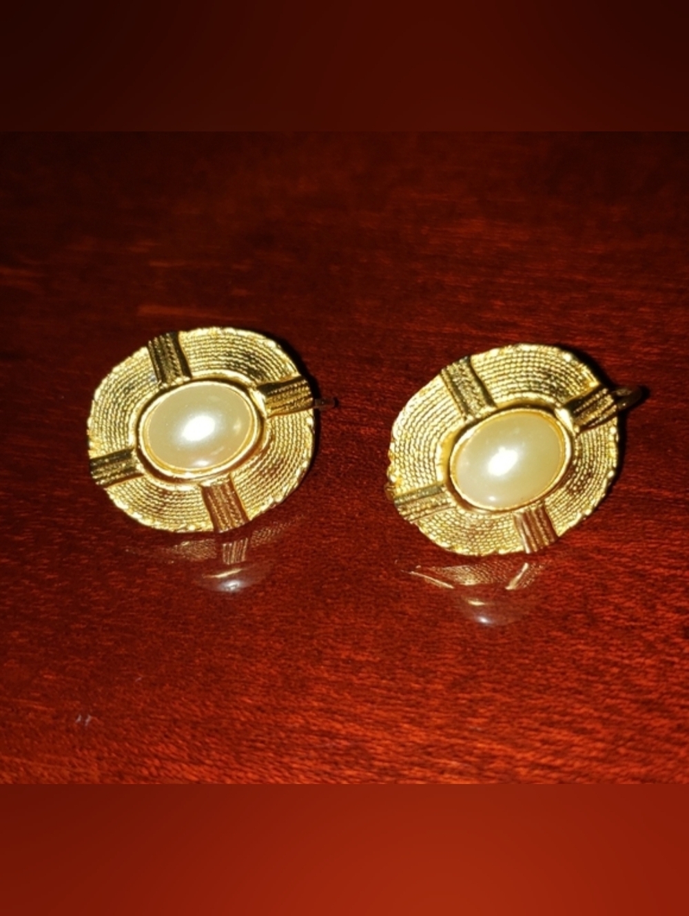 NWOT GOLD TONE COSTUME JEWELRY EARRINGS WITH FAUX PEARLS